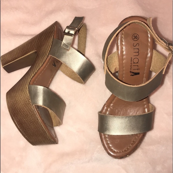 Bronzed wooden heeled sandals - Picture 2 of 4
